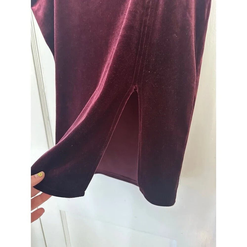 Express women’s size large maroon, velour skirt